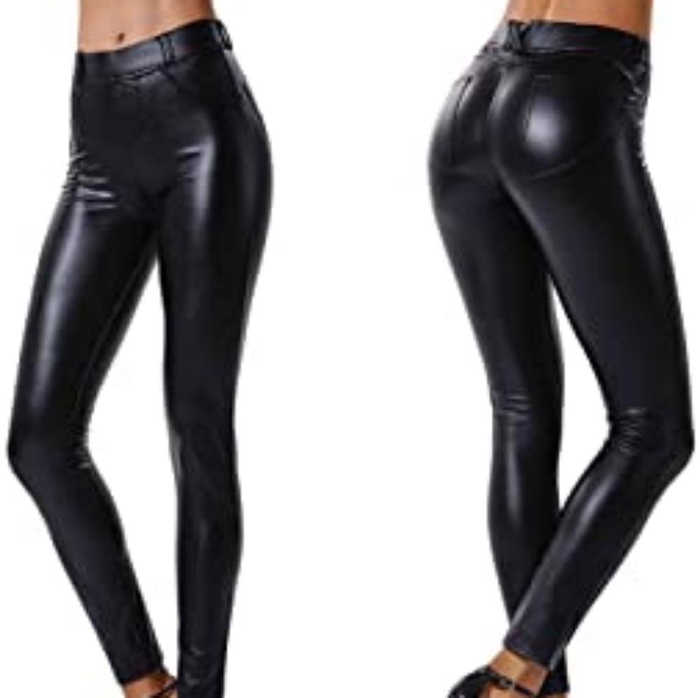 Sexy Faux Pants in black.